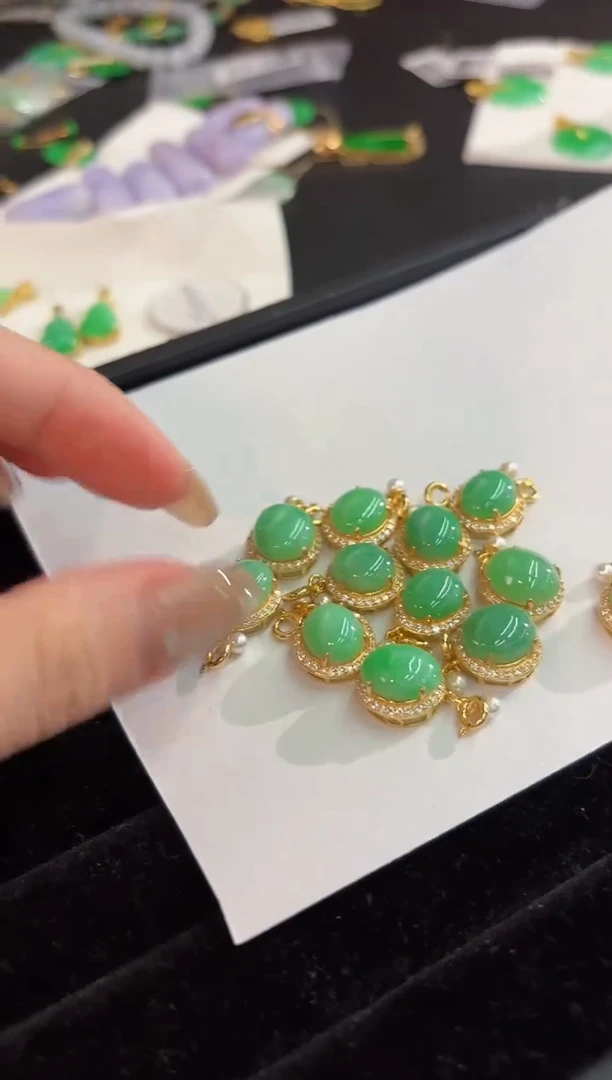 翡翠未镶嵌颈饰缅料A货/多样性发货/一件