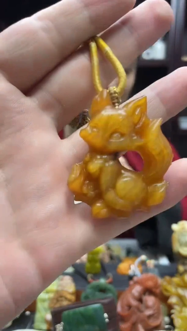 未镶嵌岫玉吊坠·