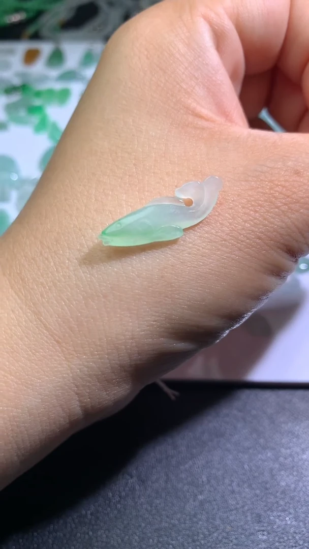 未镶嵌定制翡翠毛货