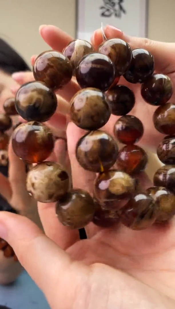 琥珀未镶嵌珠宝奇石T054 19假一罚十，多样性发一件