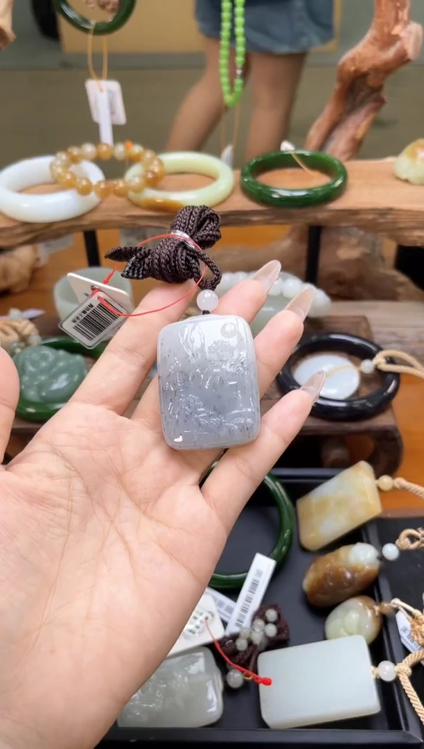吊坠(不含链)未镶嵌和田玉黑山料 山水牌 9014487