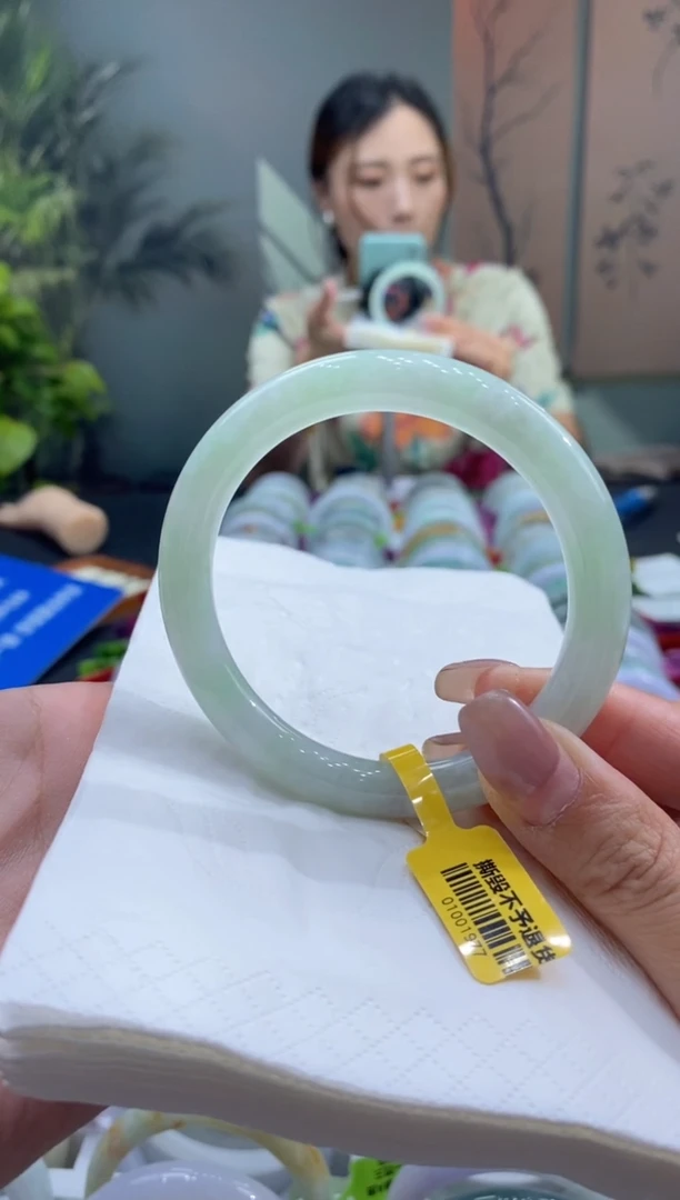 未镶嵌手镯翡翠000039915