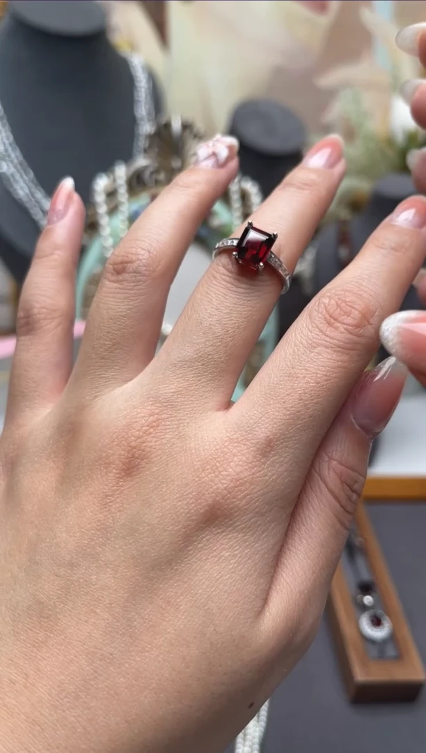【闪购商品】石榴石戒指银S925镶嵌aj3734戒指