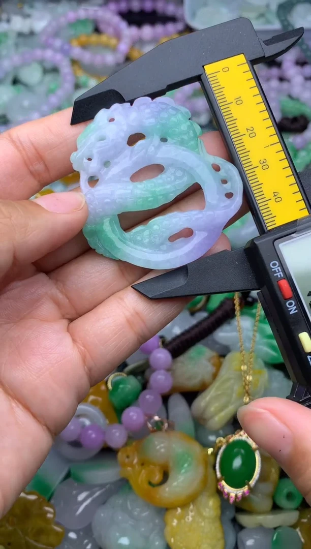 颈饰未镶嵌翡翠天然缅甸翡翠吊坠