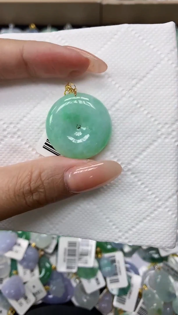 颈饰18K金镶嵌翡翠11111111111