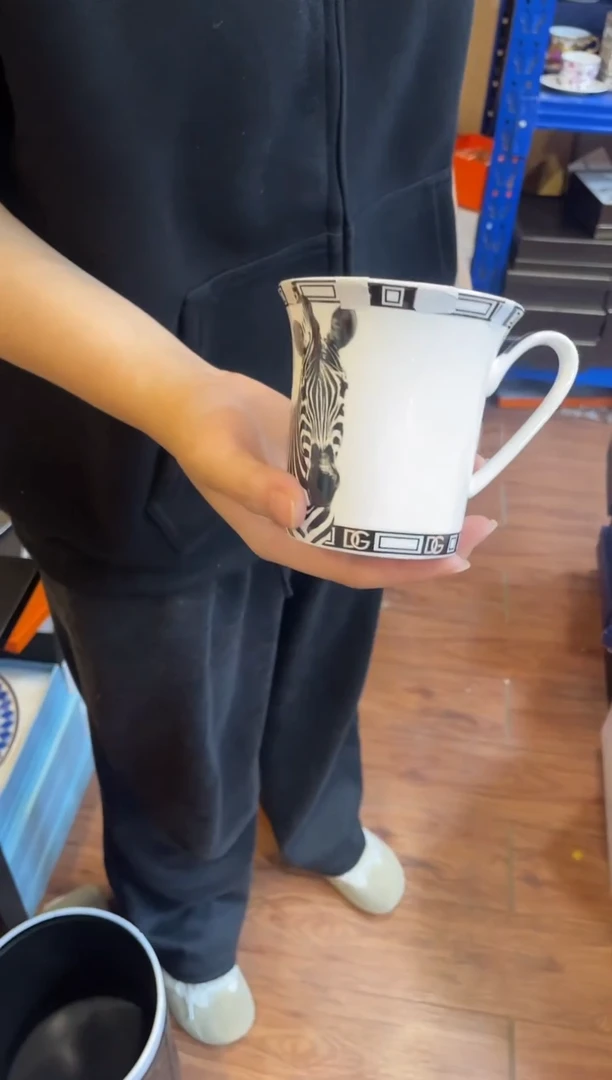 杯鸿辉家品牌瓷器，京东包邮！