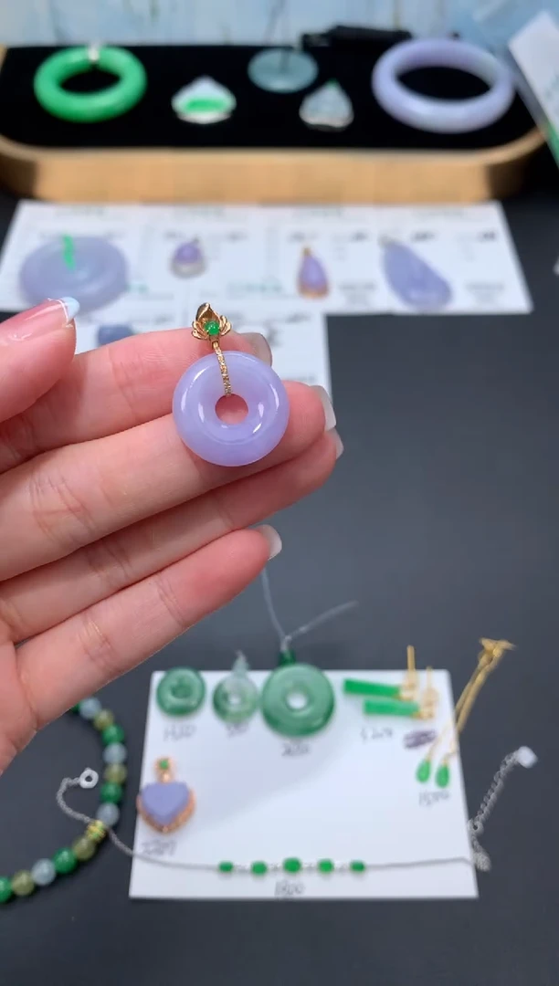 18K金镶嵌定制翡翠48小时鉴赏期 退货不扣服务费