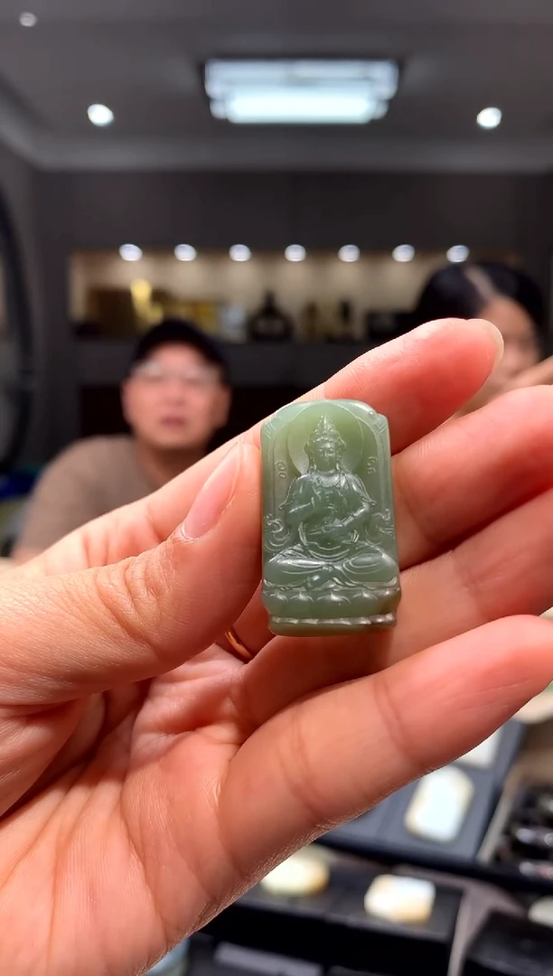 颈饰未镶嵌和田玉挂件