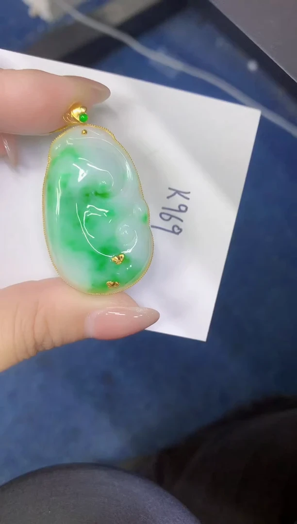 颈饰18K金镶嵌翡翠缅甸天然翡翠A货