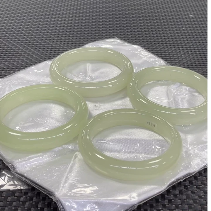 【老郑家】和田玉手镯一支(多样性发1件)