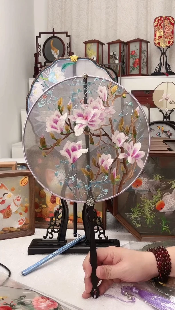 扇子苏绣作品手工团扇