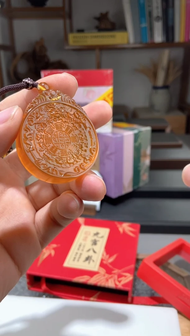 琥珀颈饰未镶嵌金棕珀九宫八卦