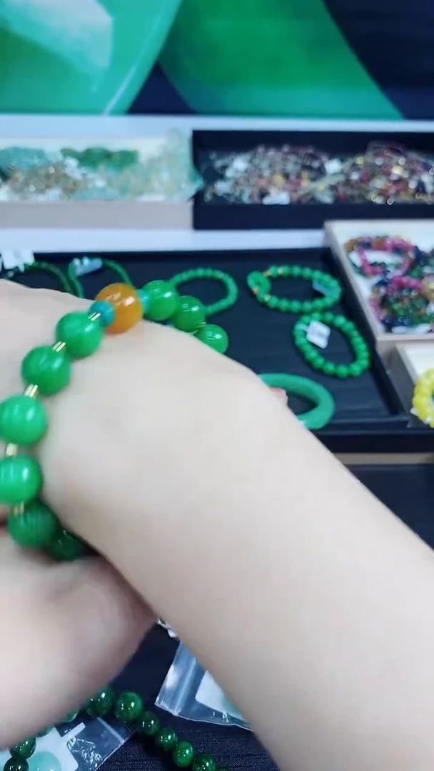 未镶嵌手链翡翠闪购链接   多样性发其一 颜色微差