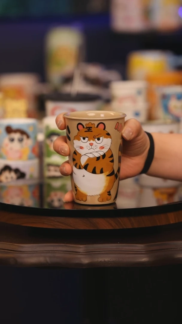 【闪购商品】摆件景德镇釉下彩绘设计师款式陶瓷