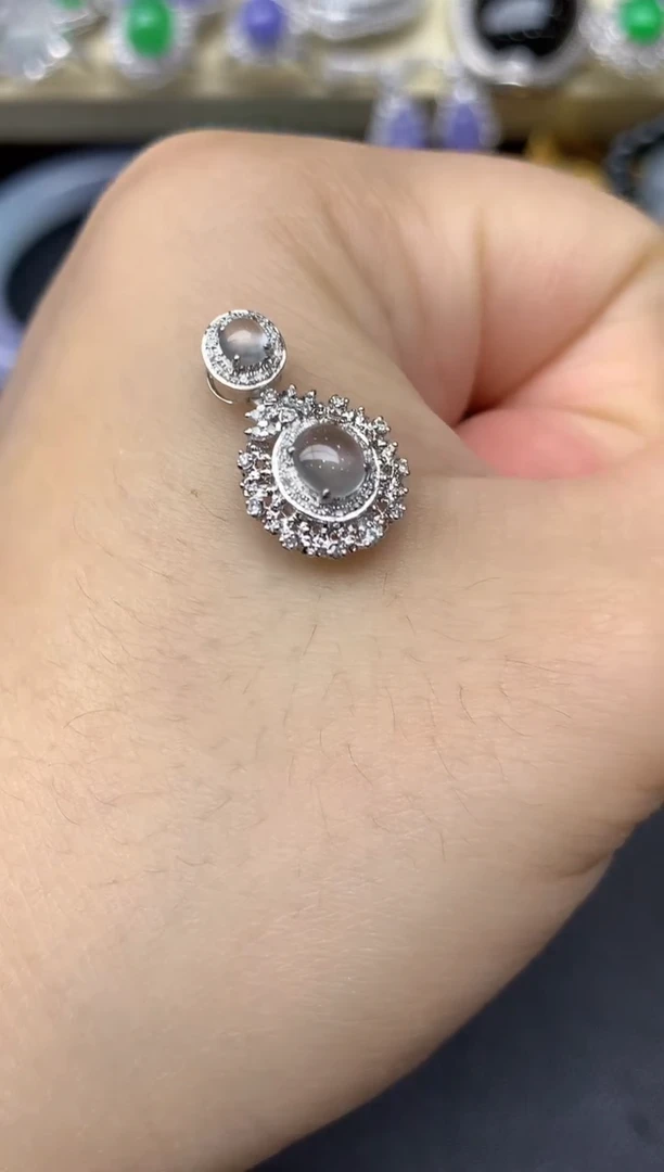 颈饰18K金镶嵌翡翠32-雪姐翡翠天天见