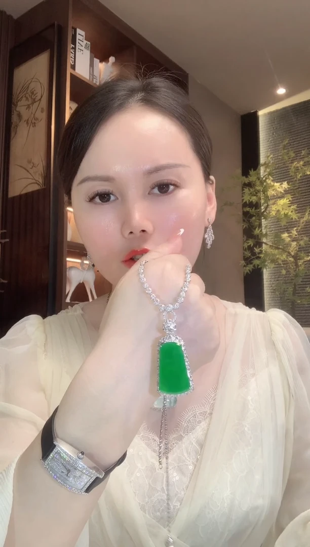 吊坠(不含链)18K金镶嵌翡翠C25