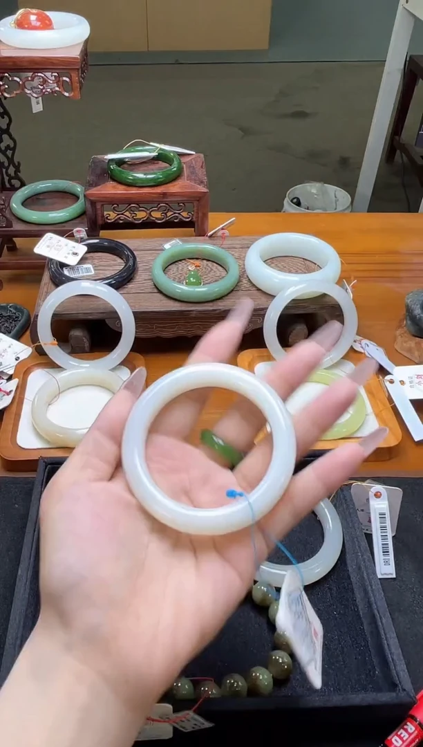 未镶嵌手镯和田玉青海野牛沟白玉 56圈