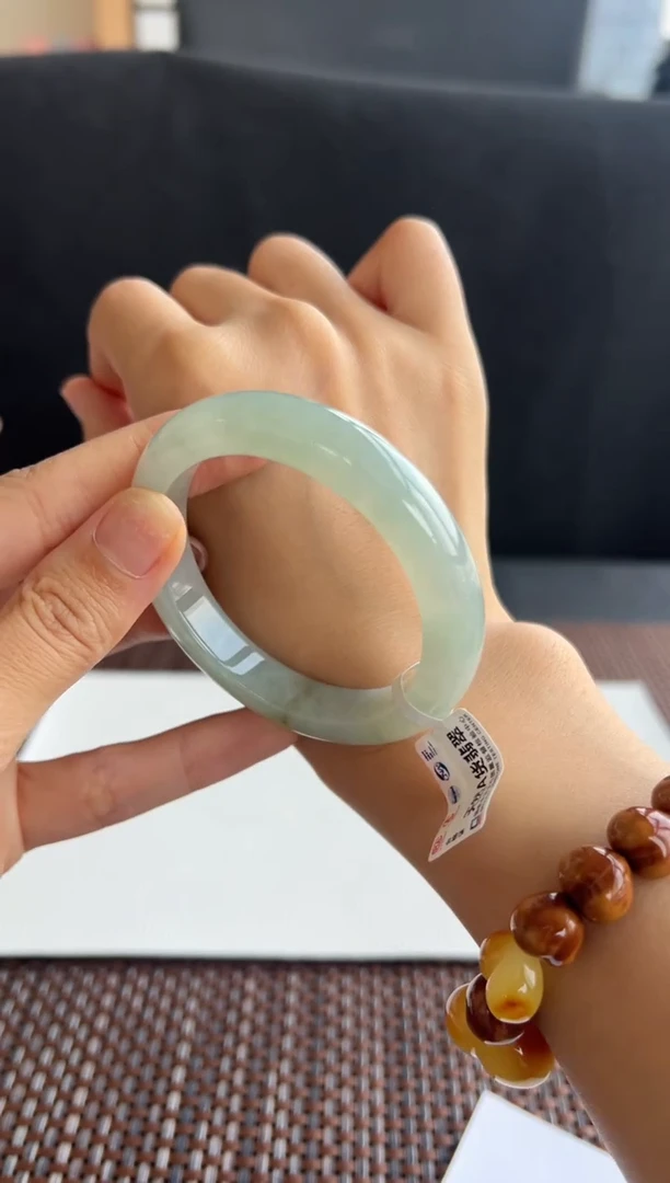 翡翠手镯未镶嵌48号52*10.6*8.4