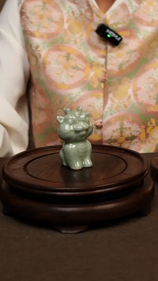 瓷片豆绿釉茶宠龙猫不带礼盒