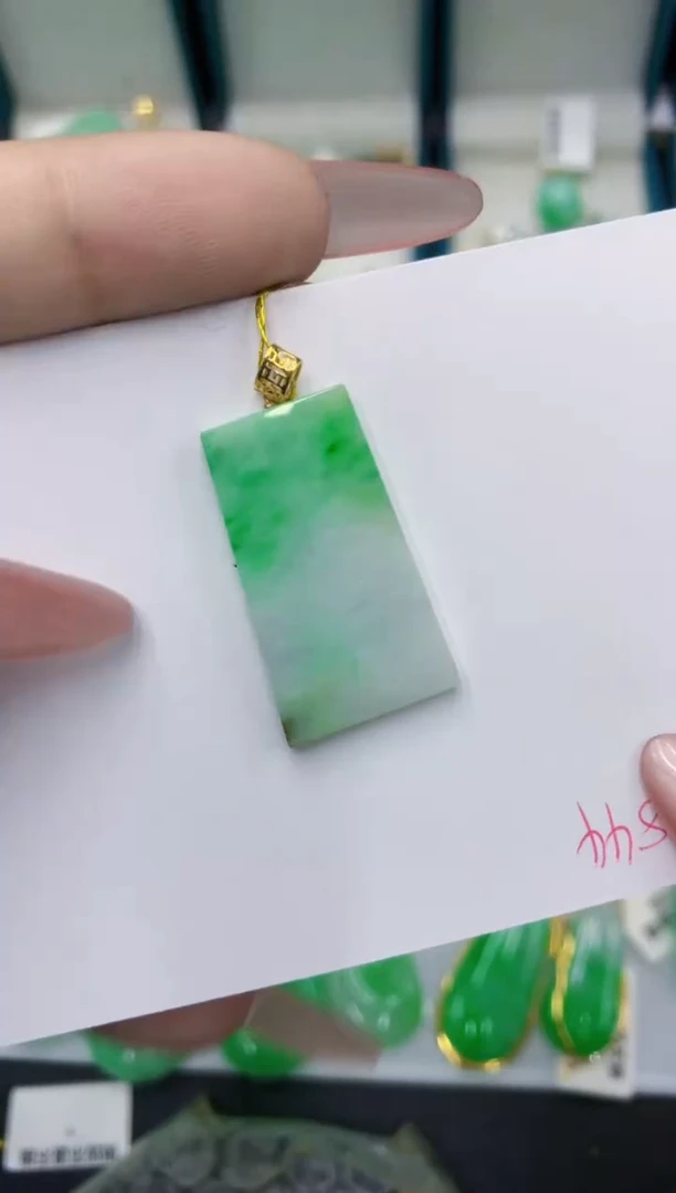 颈饰18K金镶嵌翡翠11111