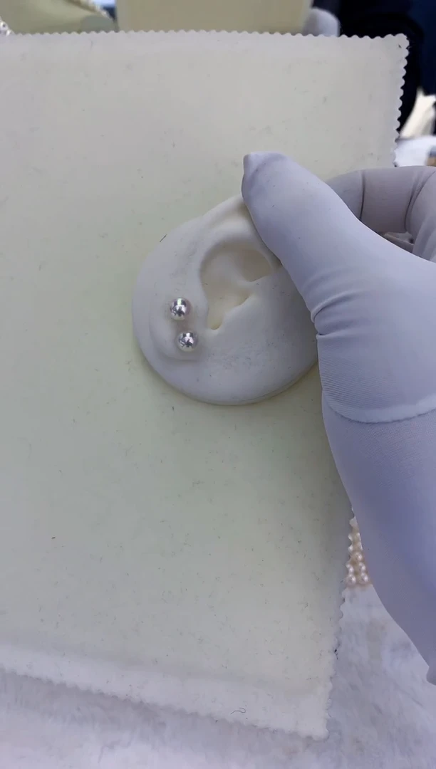 18K金镶嵌饰品海水珍珠6-7素钉定制