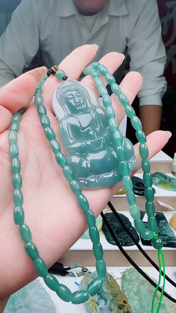 颈饰未镶嵌翡翠 多样性发其一  大观音+珠链