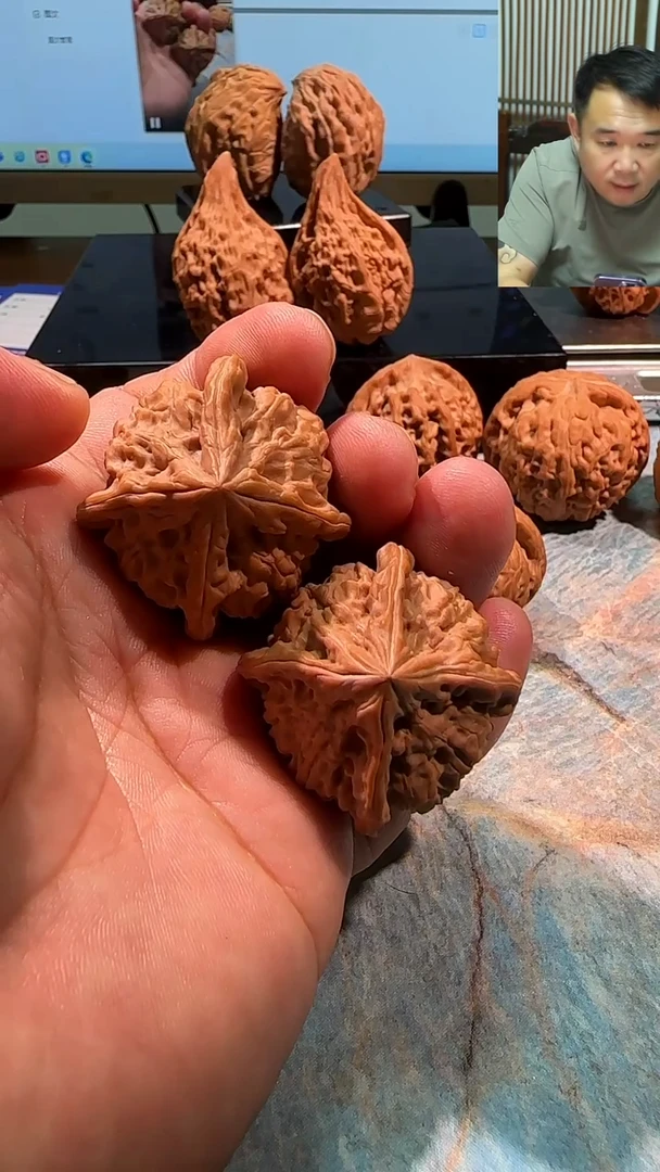 吊坠文玩核桃小*哥幺鸡四棱