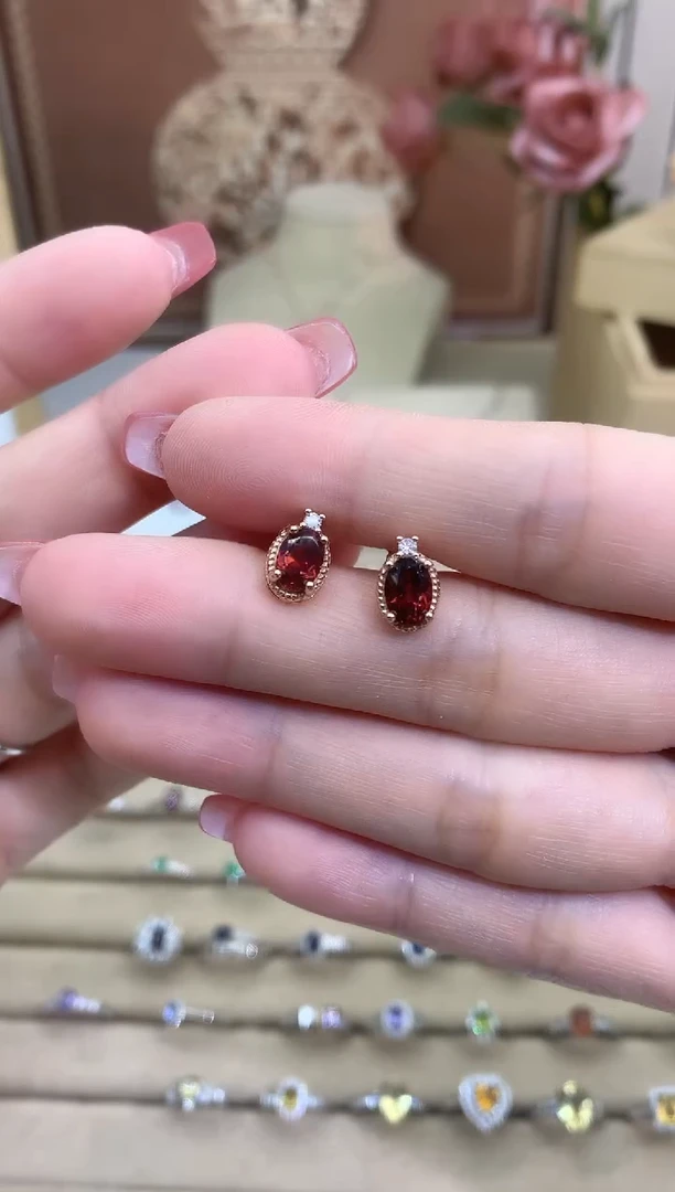 银S925镶嵌耳饰石榴石耳钉/对