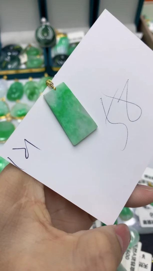 【闪购商品】翡翠颈饰18K金镶嵌11111111111