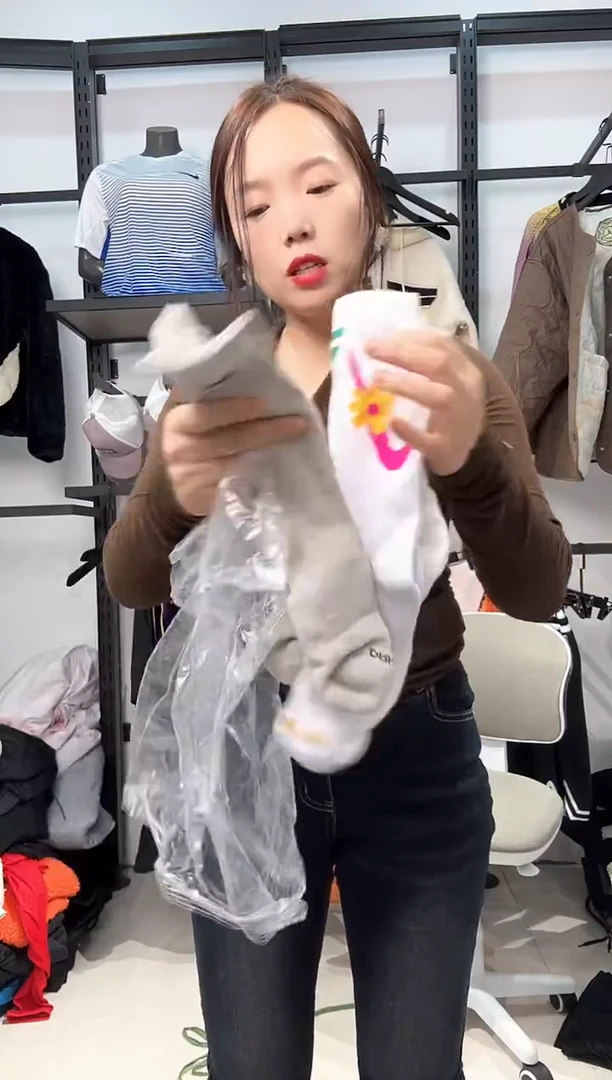 2 777 编码  瑕疵直播间过款为准 尺码