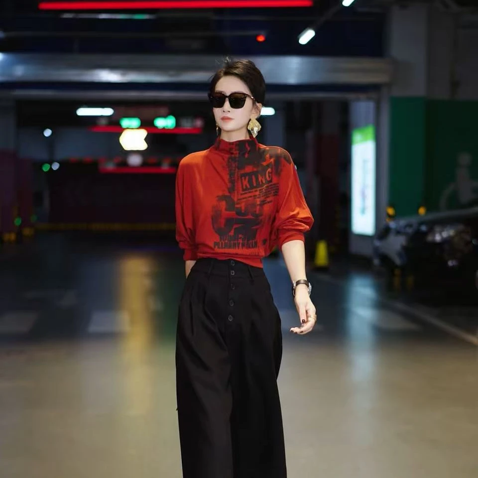 （玟萱推荐）个性半高领印花长袖套头上衣