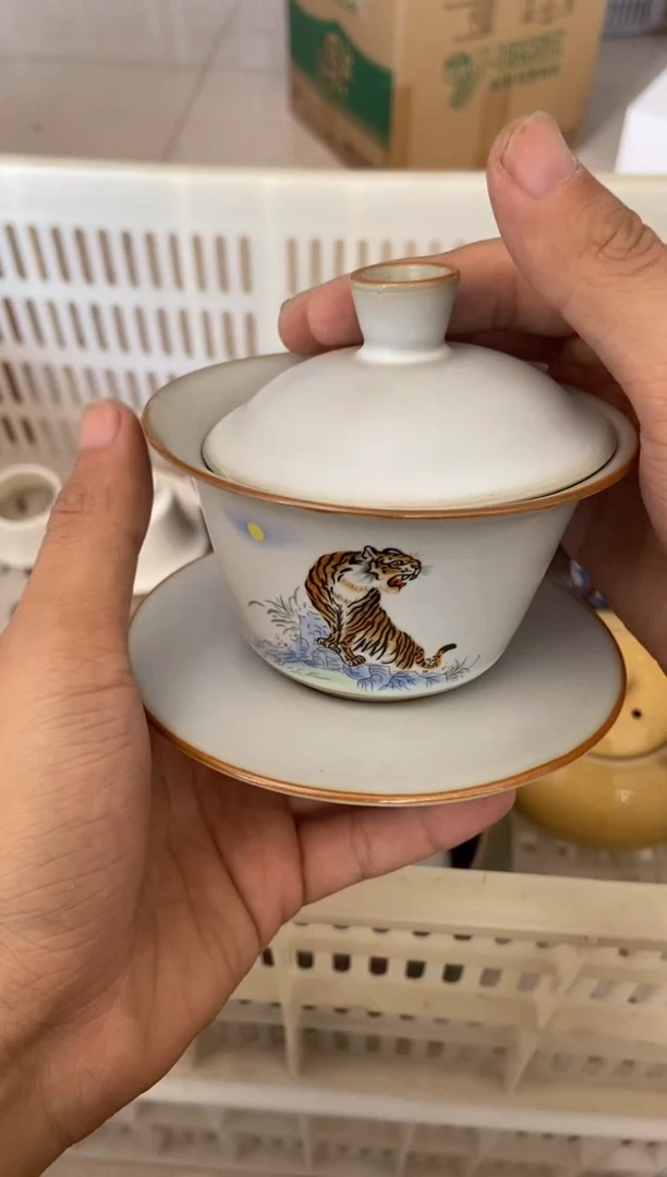 无运费险有瑕疵的摄影的产品有使用过的痕迹有点脏介意勿拍