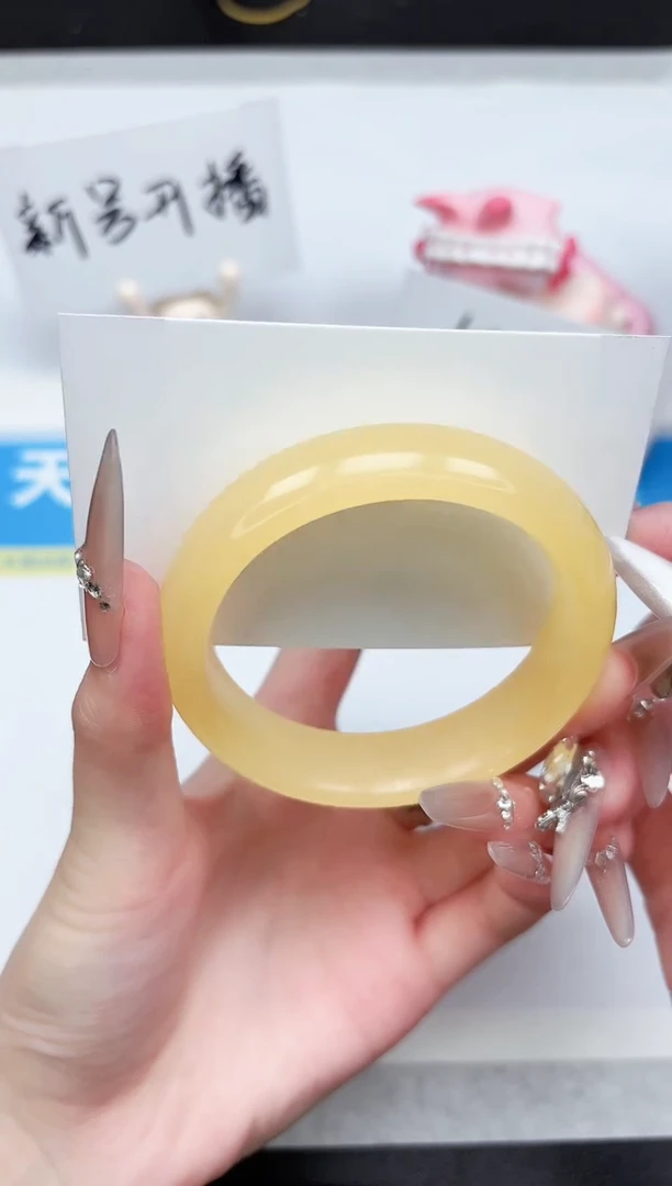 石英质玉手镯未镶嵌12-56