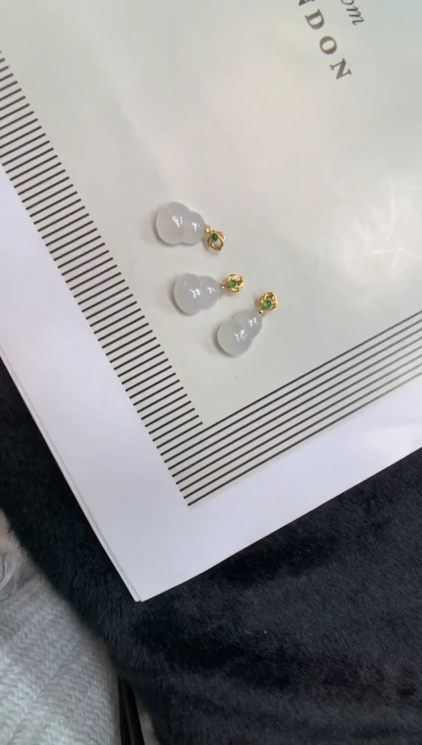 翡翠18K金镶嵌颈饰葫芦 多样性发其一