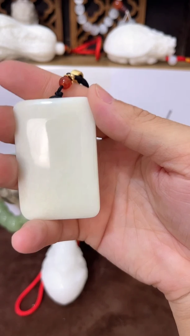 未镶嵌和田玉挂件和田玉羊油无事牌