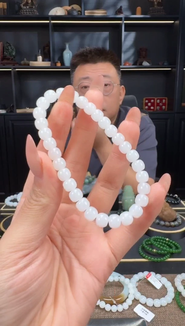 颈饰未镶嵌和田玉7mm金山老型手串