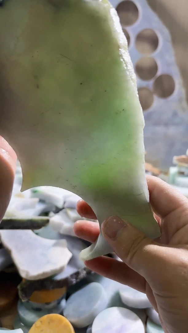 翡翠未镶嵌颈饰翡翠A货 谢谭124