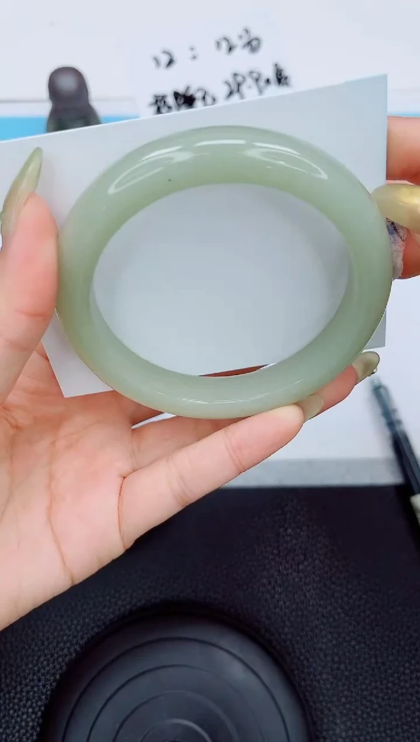 石英质玉手镯未镶嵌8-60.6