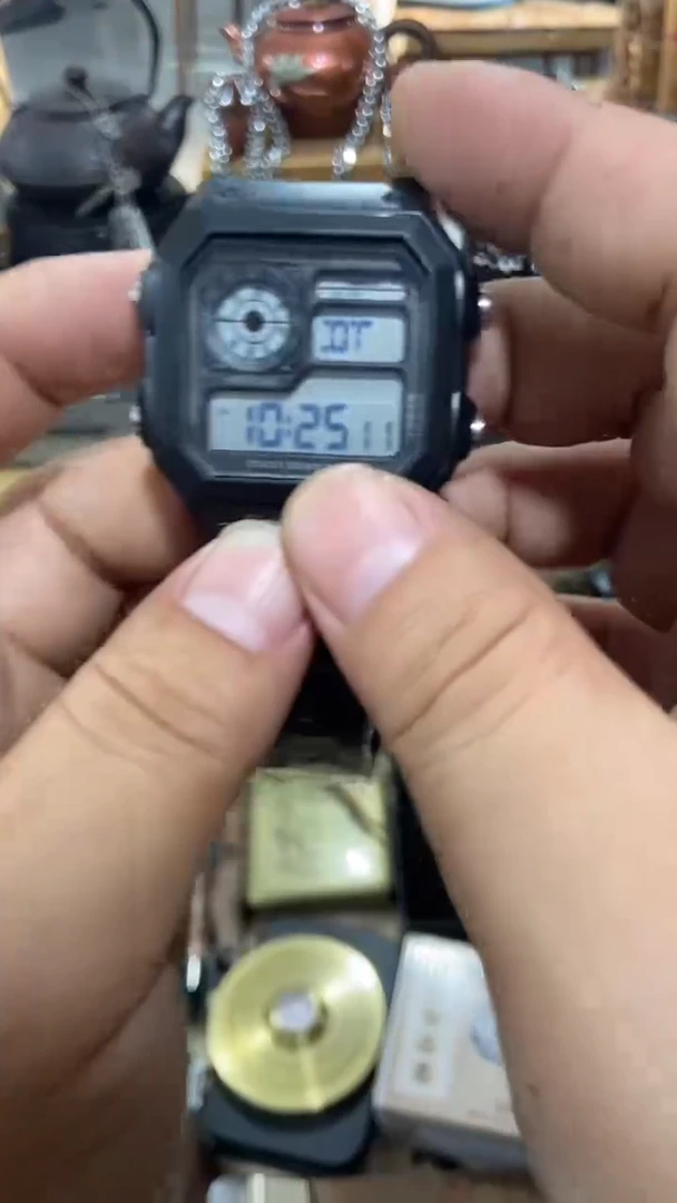 瓷片闪购商品  如图所示