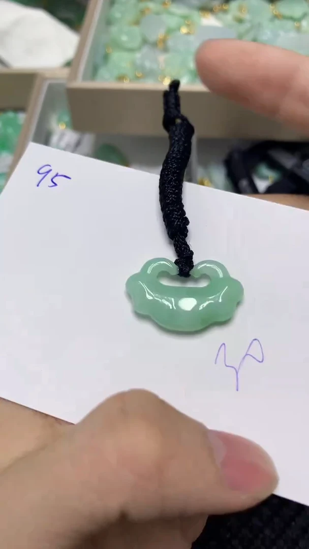 颈饰未镶嵌翡翠缅甸A货翡翠