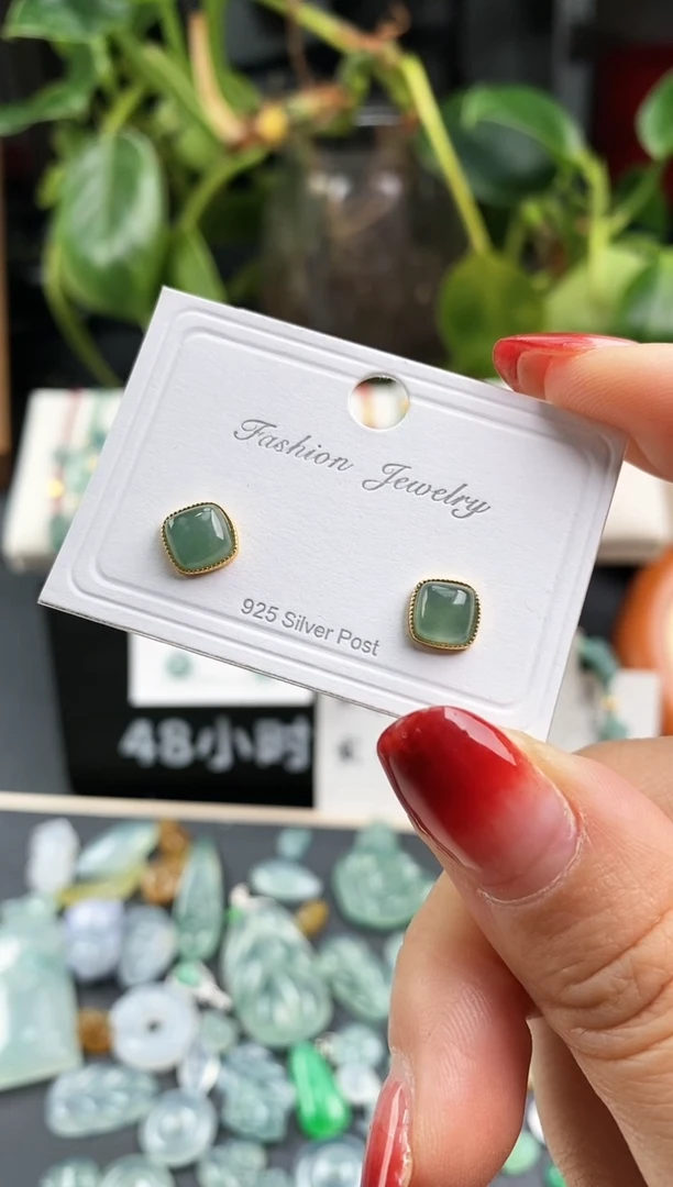 【闪购商品】翡翠耳钉银S925镶嵌蛋面