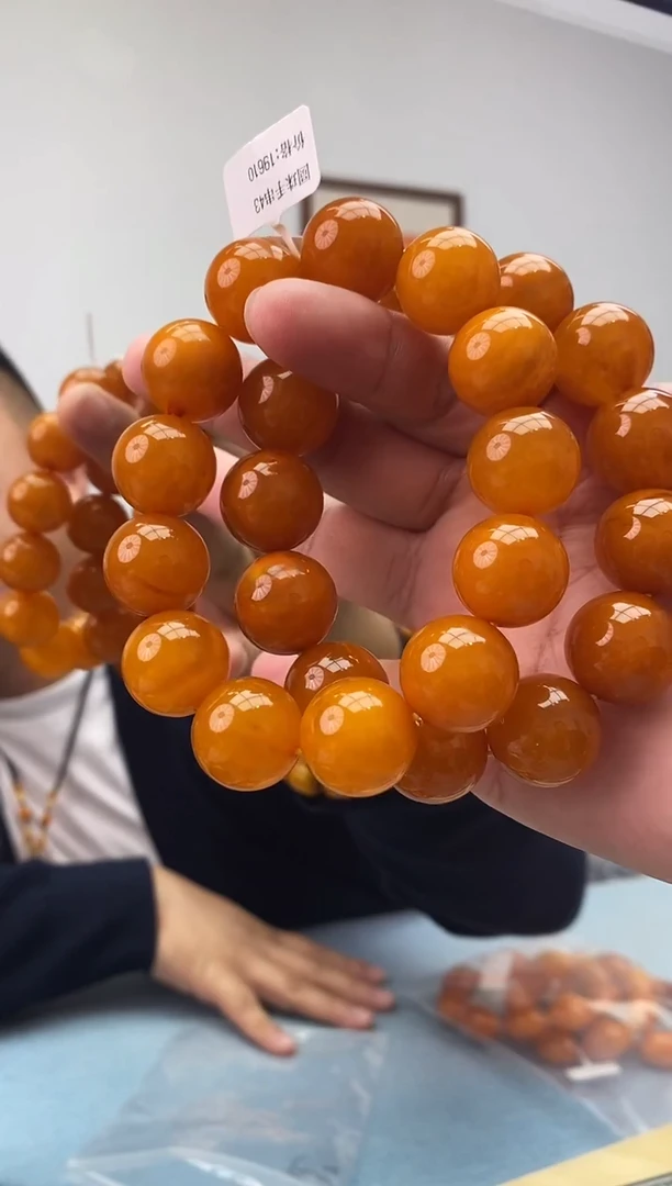 蜜蜡未镶嵌珠宝奇石假一罚十，多样性发一件043