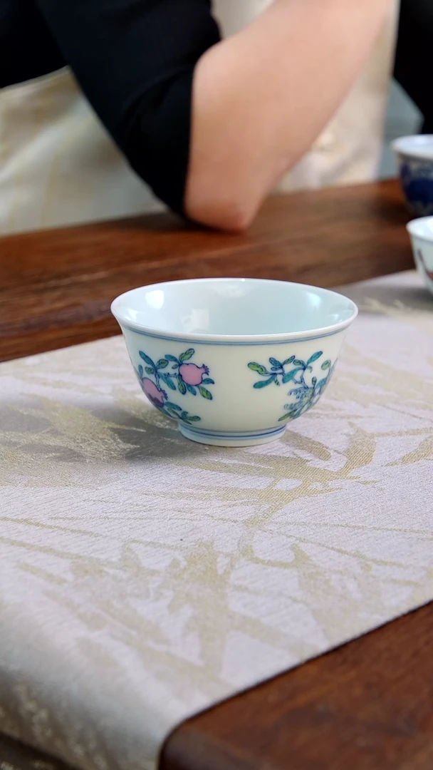 【闪购商品】斗彩三果压手杯11111111