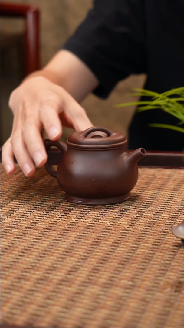 茶壶紫砂宜兴紫砂颂金老紫泥