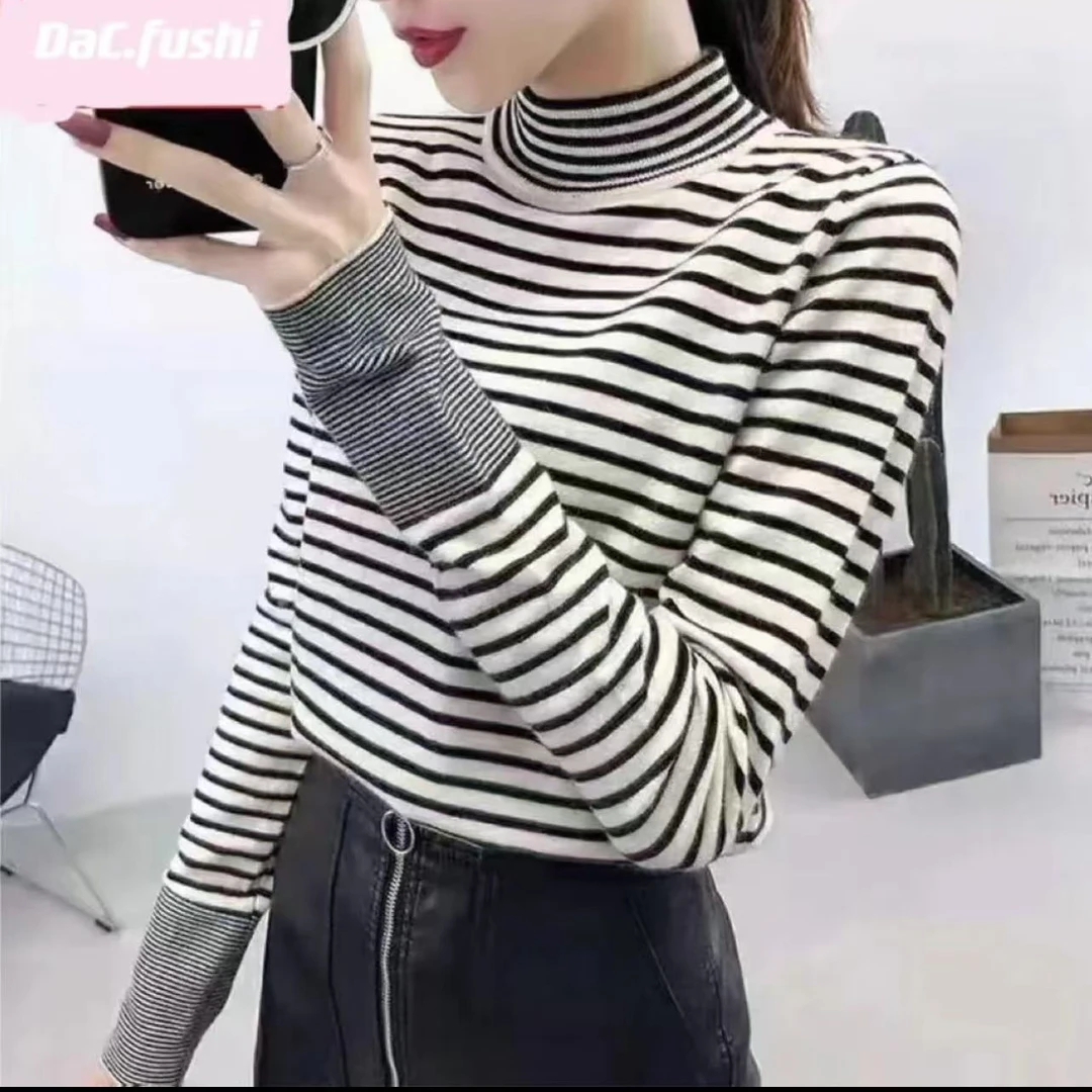 秋冬季女款针织半高领软糯亲肤保暖条纹修身打底衫套头毛衣