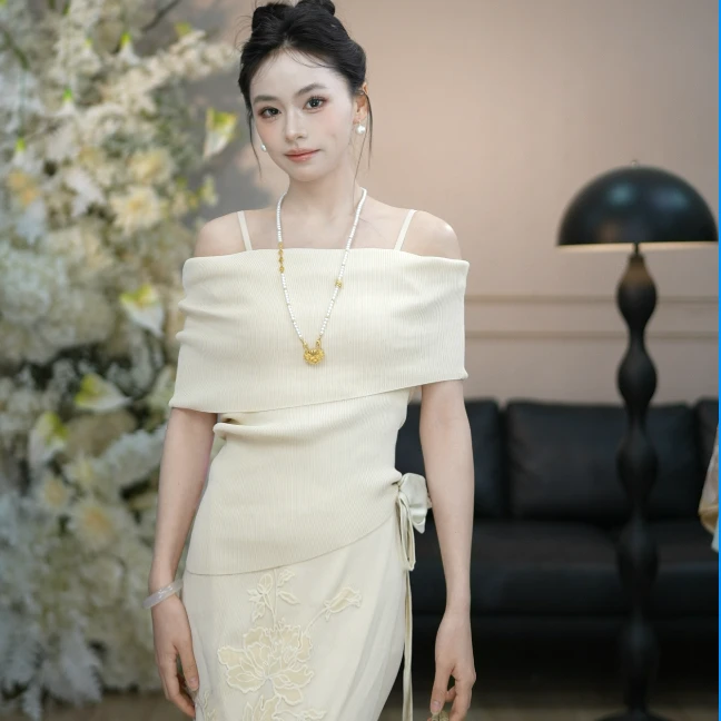 《向阳牡丹-净版上衣》手工编织一字肩上衣