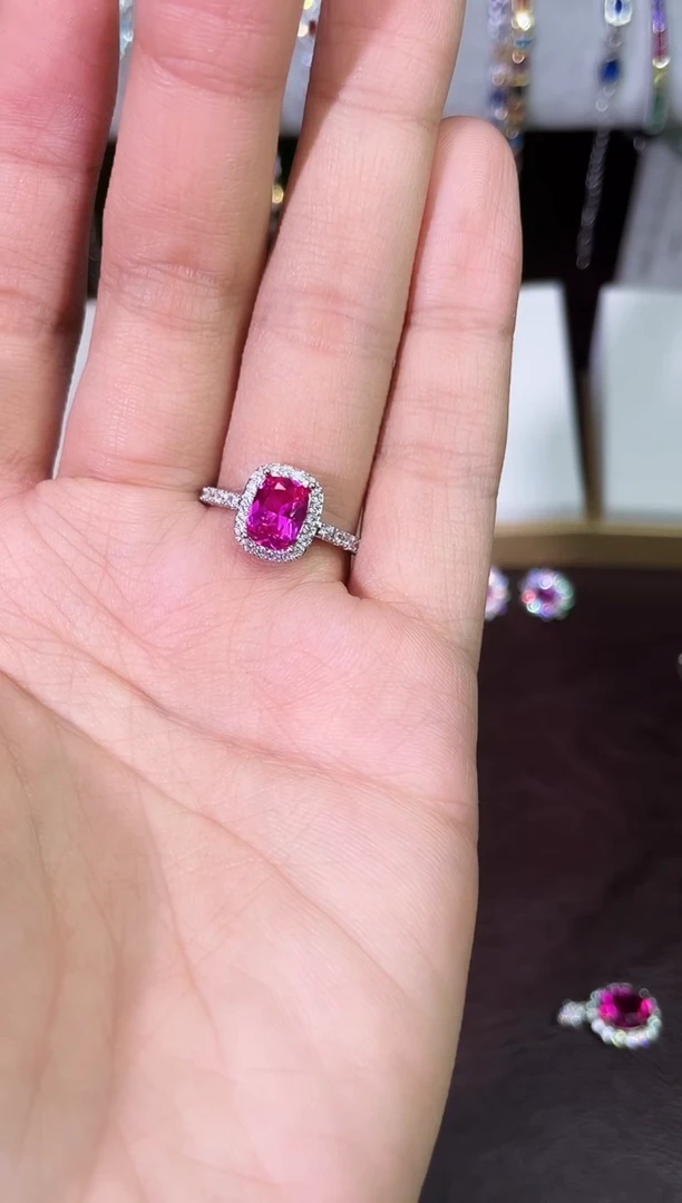 足铂镶嵌合成（培育）红宝石戒指/指环热粉戒指