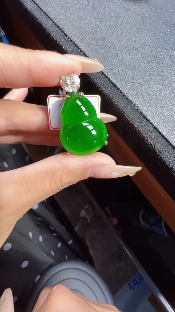 未镶嵌定制翡翠翡翠A货有轻微色差属于正常现象，葫芦多样性发货1