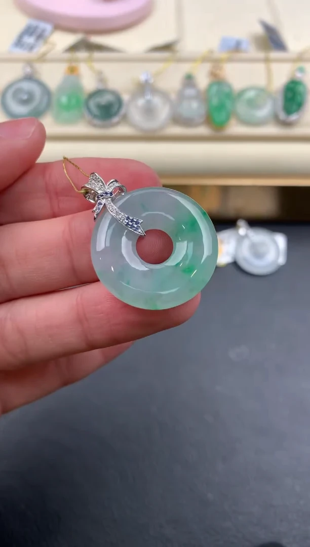 【闪购商品】翡翠颈饰18K金镶嵌D384