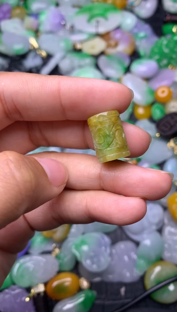 颈饰未镶嵌翡翠缅甸翡翠吊坠